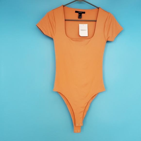 NEW Forever 21 Size Small Peach Bodysuit - Picture 1 of 4